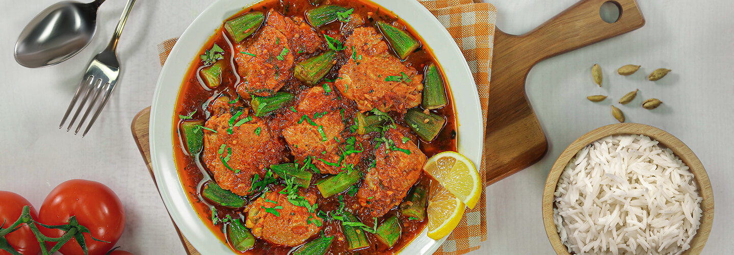 Okra with chicken stew